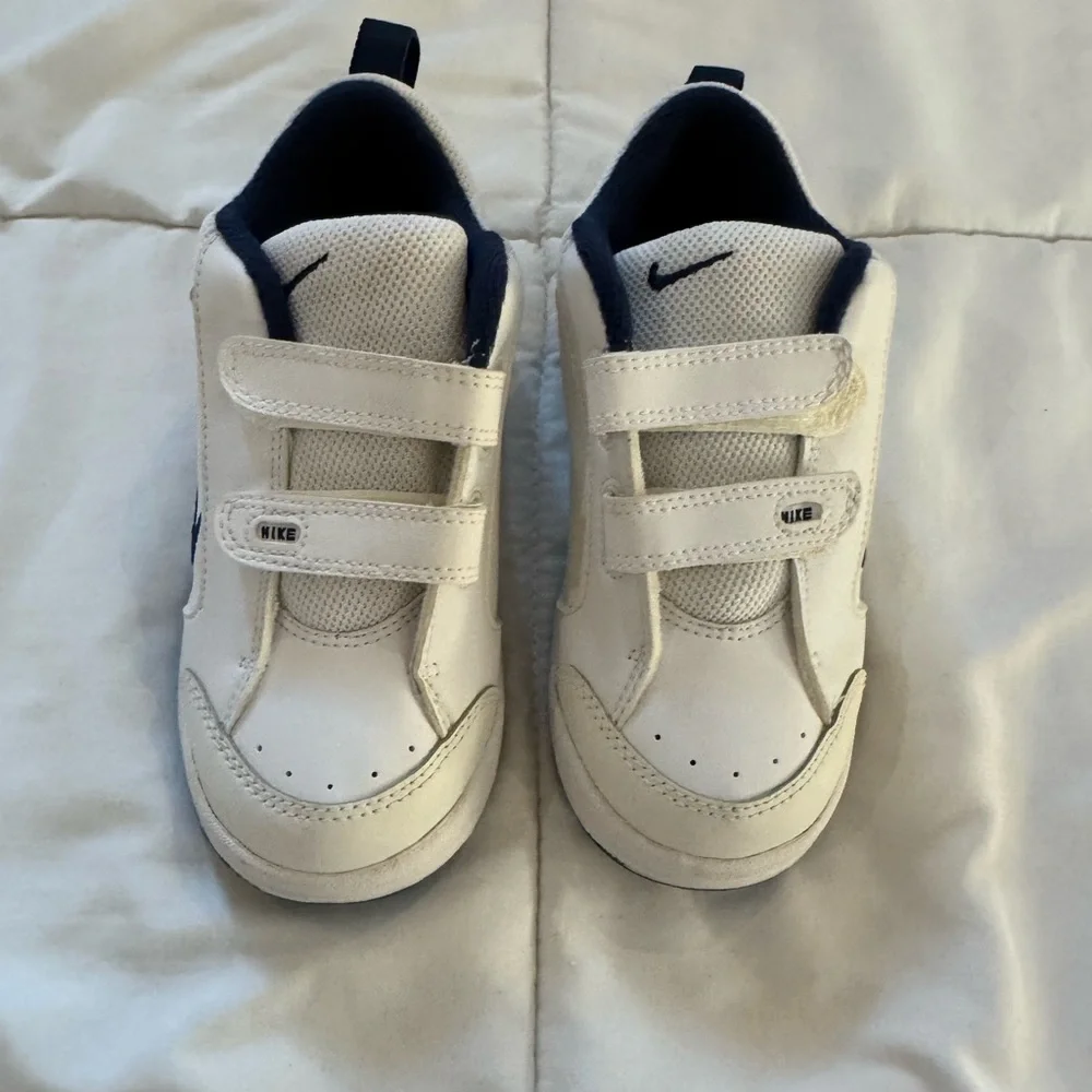 Nike Kids White and Navy Velcro Athletic Sneakers